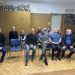 Slika prikazuje člane MDSS LJ z gostom, nekdanjim predsednikom Borutom Pahorjem.