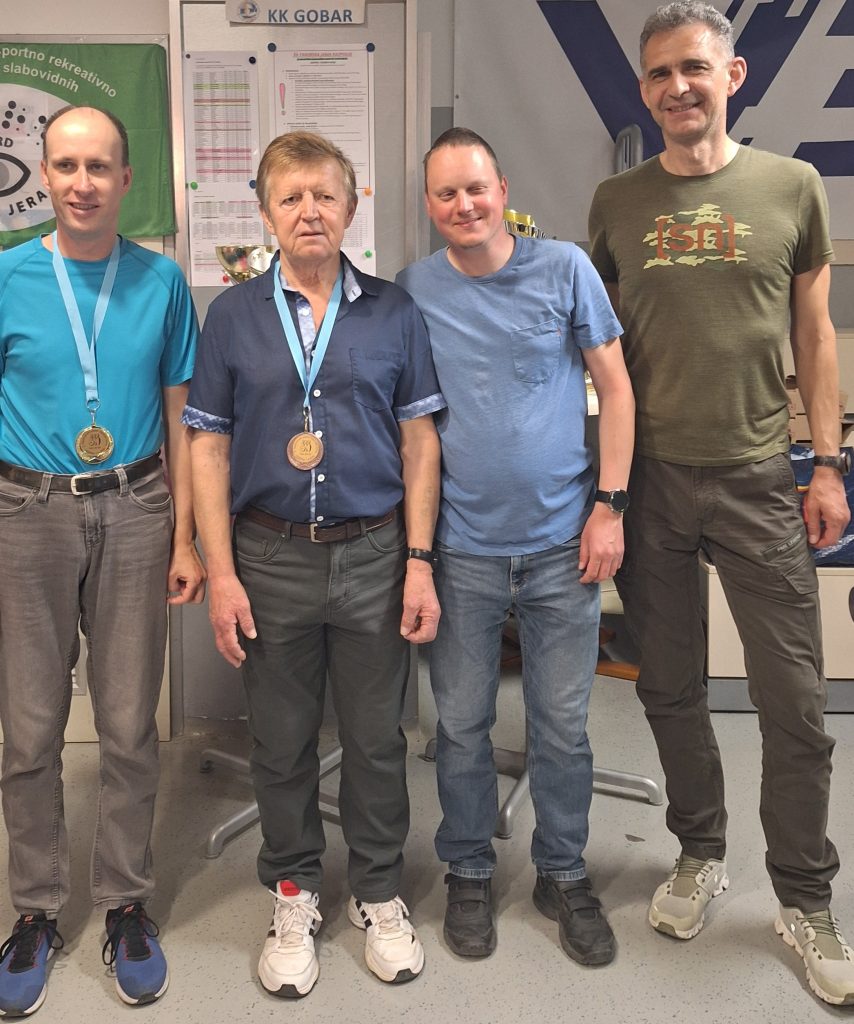 Franci Tomšič (MDSS LJ) kot prejemnik medalje. 3. pokal Taborske jame, 7. april 2026.